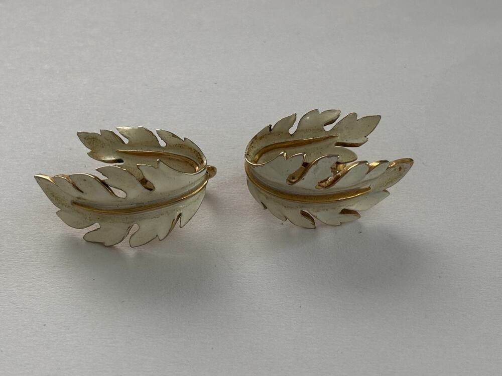 Vintage Crown Trifari Clip On Earrings Gold Tone with White Enamel